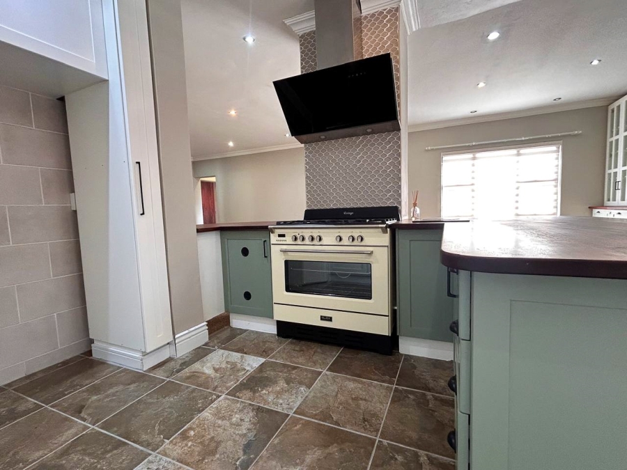 4 Bedroom Property for Sale in Grimbeeck Park North West
